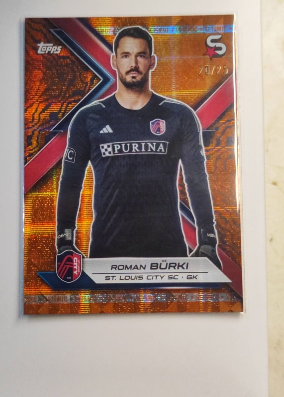 Tarjeta Topps MLS Superstars 2024 Roman Bürki Seismic Orange 20/25