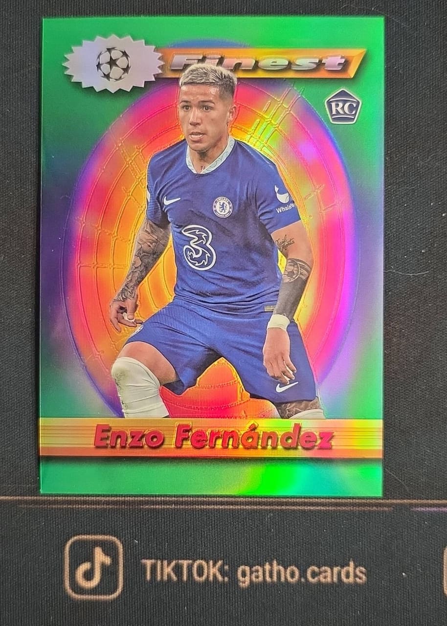Topps Finest Enzo Fernandez Rookie Jumbo Card