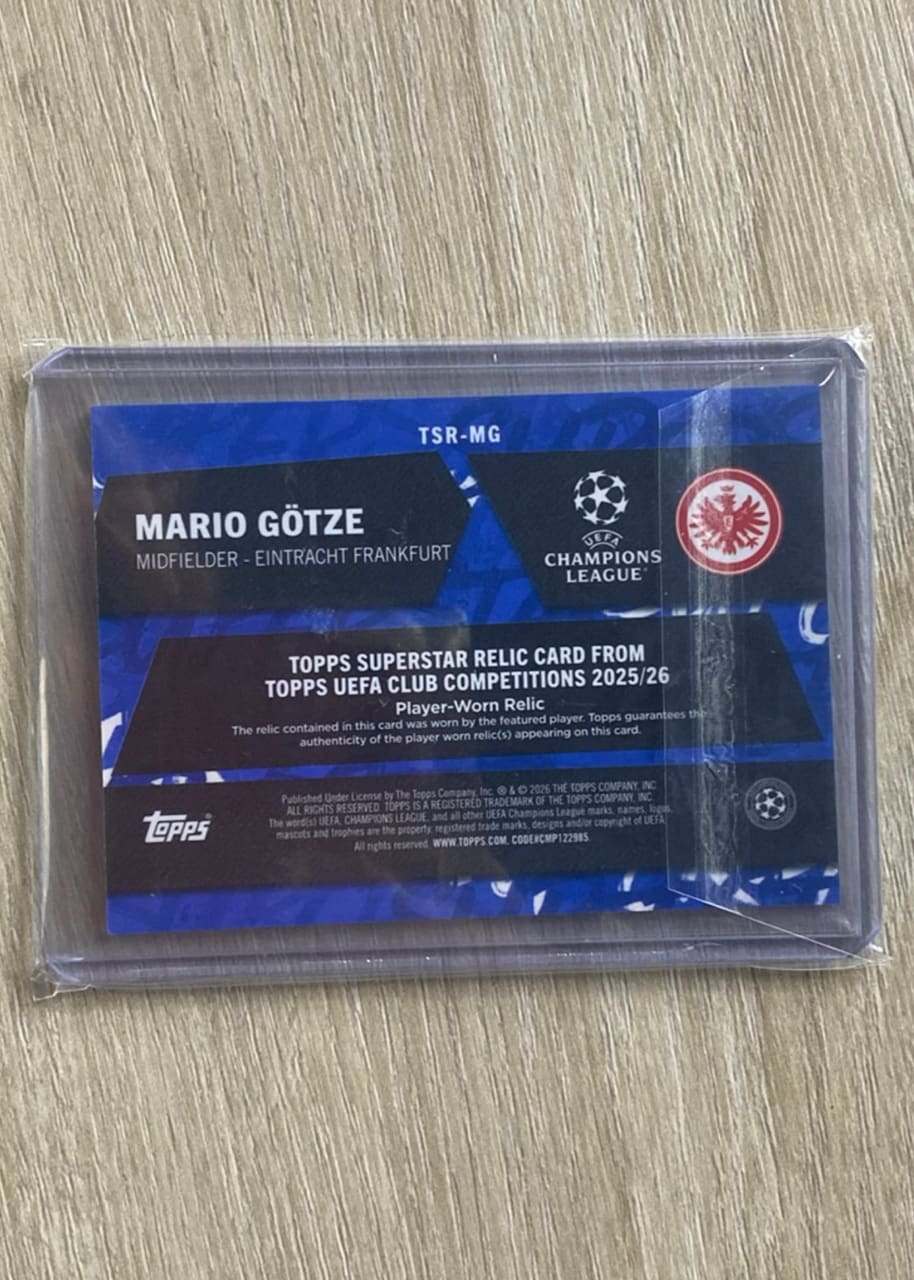 2025-26 Topps Superstar Relic Card - UEFA Club Competitions Mario Götze · Numerada 160/230, foto 2