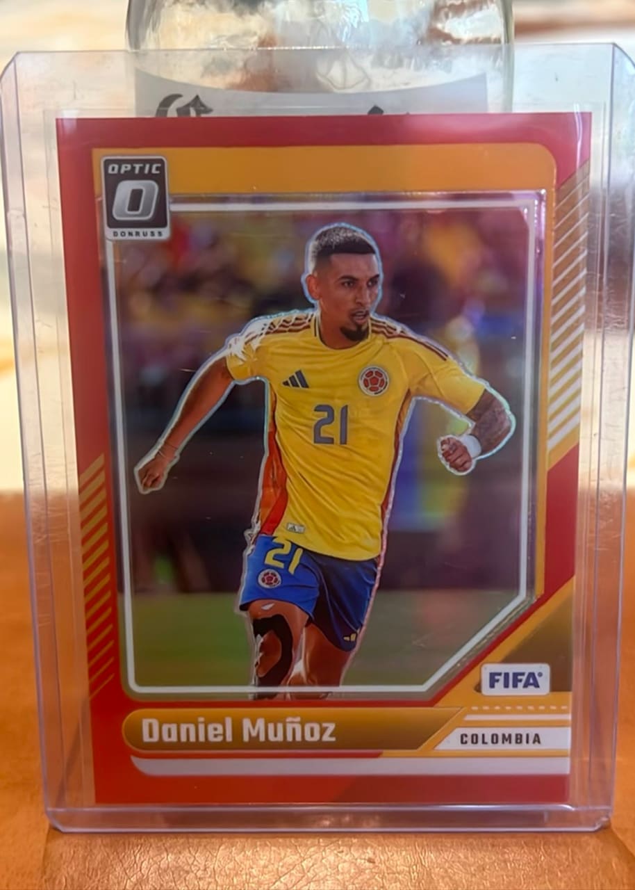 2024-25 Panini Donruss Soccer Daniel Muñoz · Numerada 075/299