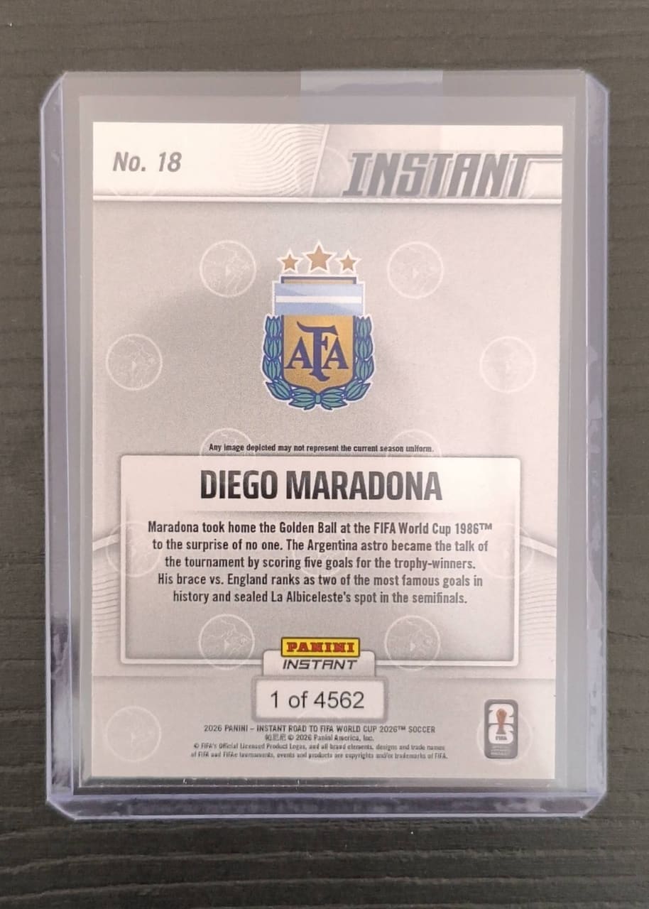 2026 Panini Instant Road to FIFA World Cup 2026 Diego Maradona · Numerada 1/4562, foto 2