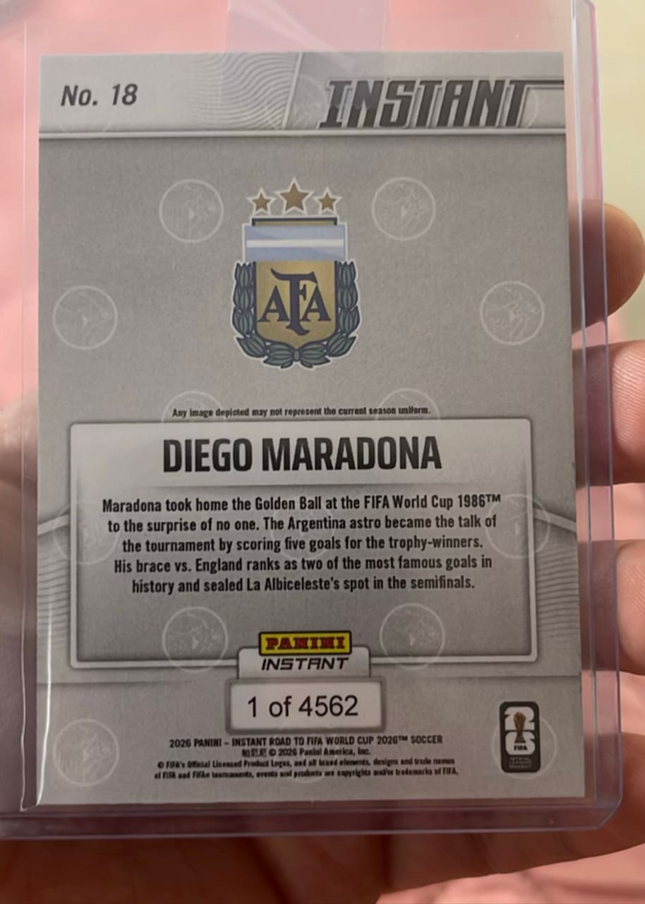2026 Panini Instant Road to FIFA World Cup 2026 Soccer Diego Maradona · Numerada 1/4562, foto 2