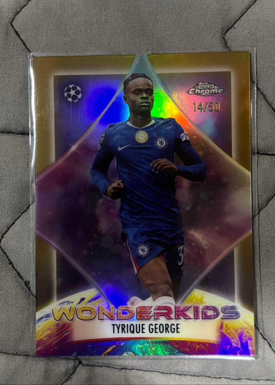 2025 Topps Chrome UEFA Champions League Wonderkids Tyrique George · Numerada 14/50