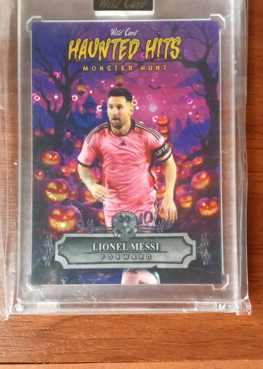 2025 Wild Card Haunted Hits Monster Hunt Lionel Messi numerado 3/3