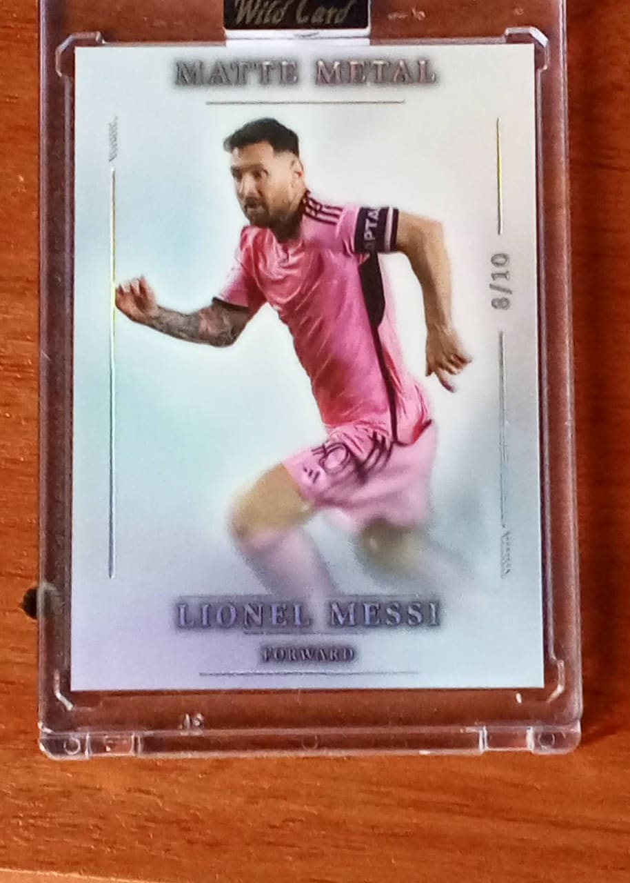 2026 Wild Card Matte Metal Lionel Messi · Numerada 8/10