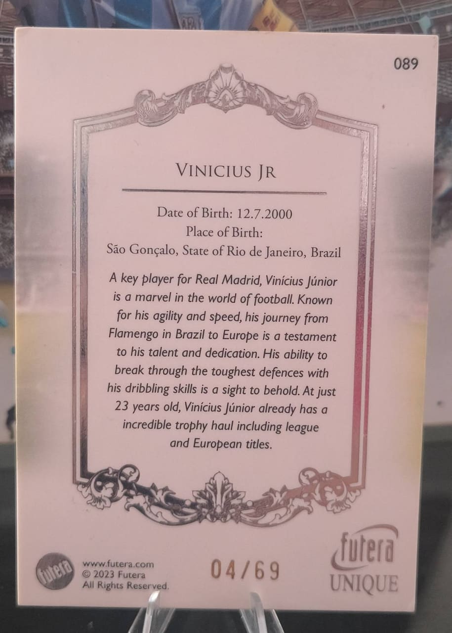 2023 Futera Unique Vinicius Jr · Numerada 04/69, foto 2