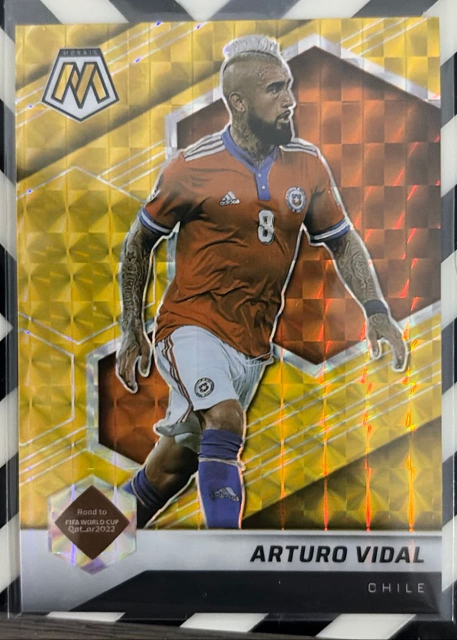 2021-22 Panini Mosaic FIFA Road to World Cup Arturo Vidal · Numerada 03/10