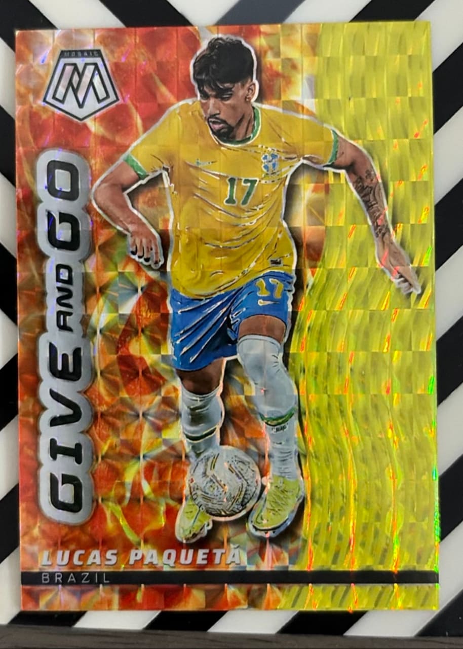 2021-22 Panini Mosaic FIFA Road to World Cup Lucas Paquetá · Numerada 01/100