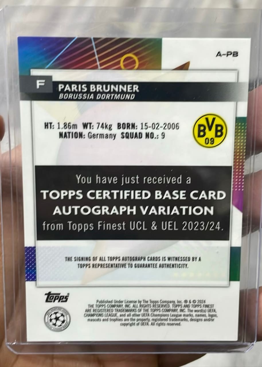 2023-24 Topps Finest UCL & UEL Paris Brunner, foto 2