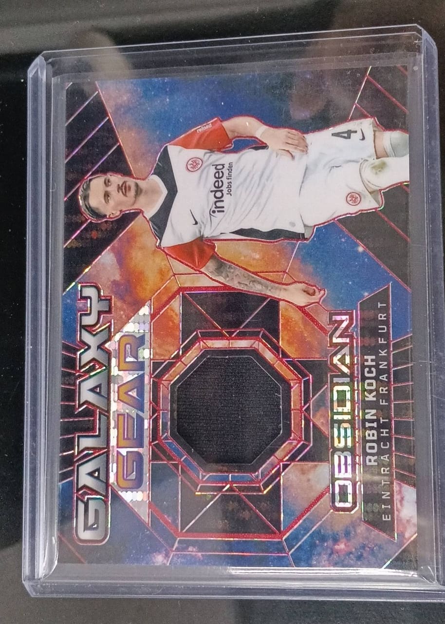 2024-25 Panini  Obsidian Galaxy Robin Koch · Numerada 27/49